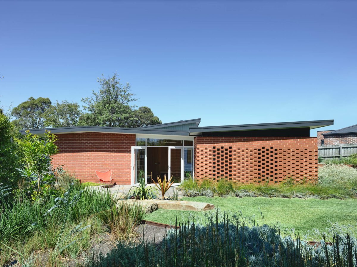 Frankston-Mid-Century-Modern_MRTN_03.jpg