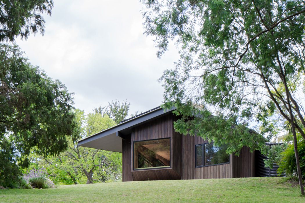 10_sustainable-home-renovation_shadow-cottage-mrtn-architects_the-design-emotive.jpg